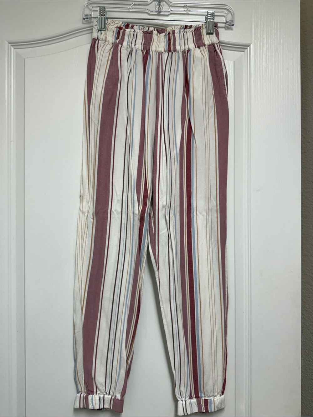 American Eagle Outfitters Striped Joggers in Cream and Mauve